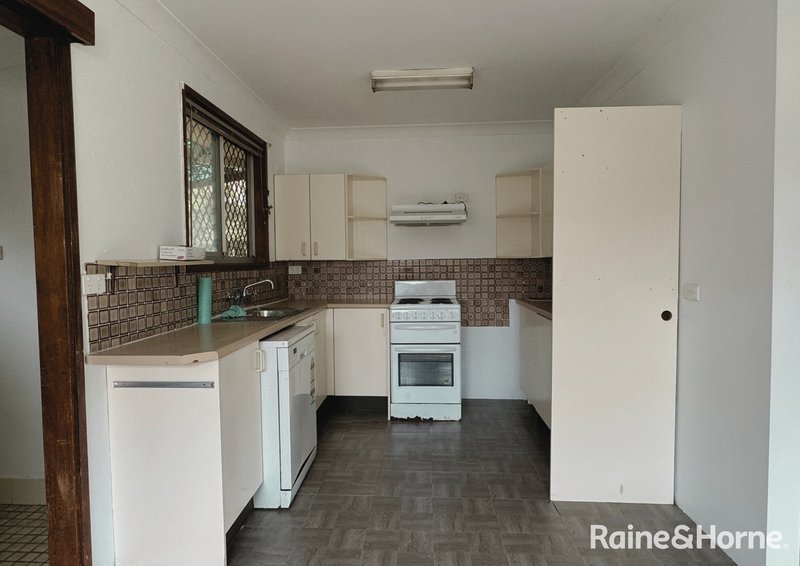 Photo - 31 Ernest Street, Nowra NSW 2541 - Image 2