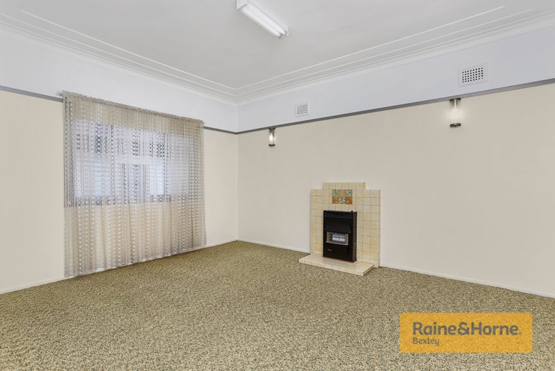 Photo - 31 Eva Street, Roselands NSW 2196 - Image 3