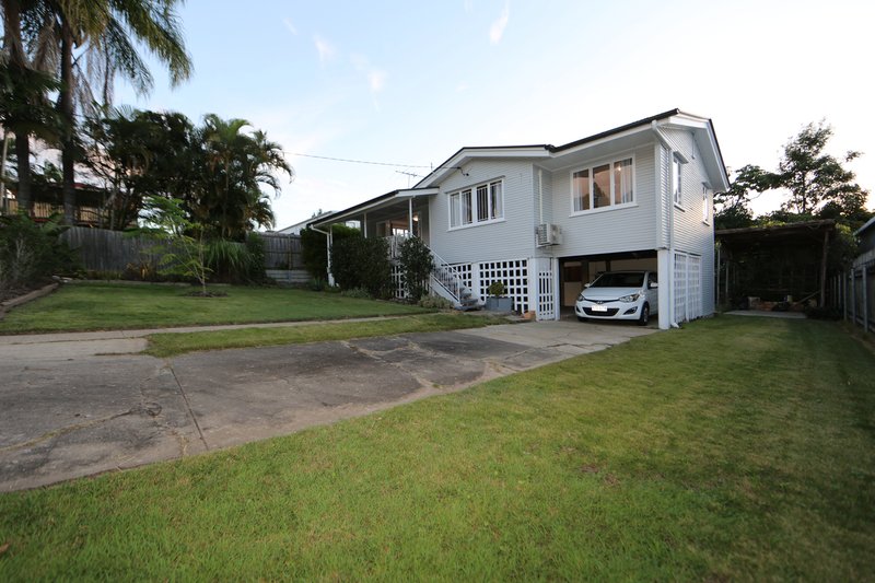 Photo - 31 Exmoor Street, Upper Mount Gravatt QLD 4122 - Image 2