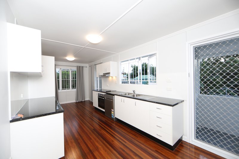 Photo - 31 Exmoor Street, Upper Mount Gravatt QLD 4122 - Image 6