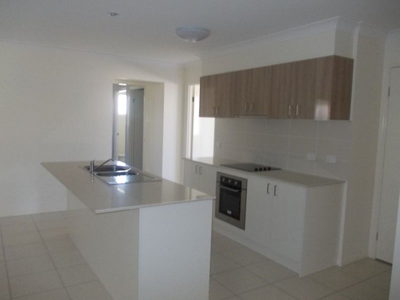 Photo - 31 Expectation Circuit, Nambour QLD 4560 - Image 2