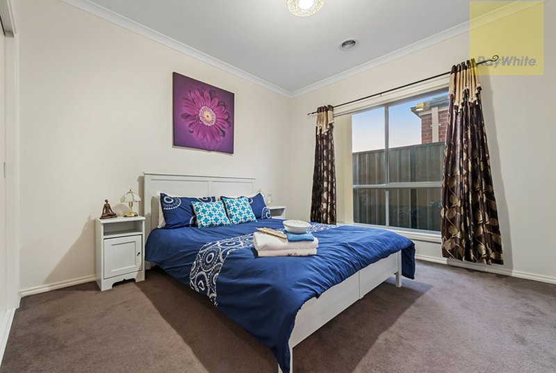 Photo - 31 Fermont Avenue, Craigieburn VIC 3064 - Image 10