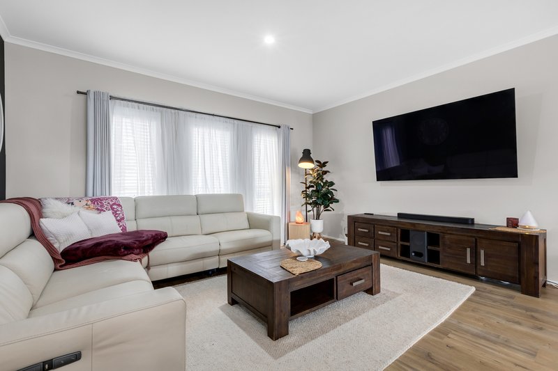 Photo - 31 Finnis Street, Blakeview SA 5114 - Image 4