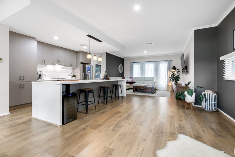 Photo - 31 Finnis Street, Blakeview SA 5114 - Image 8