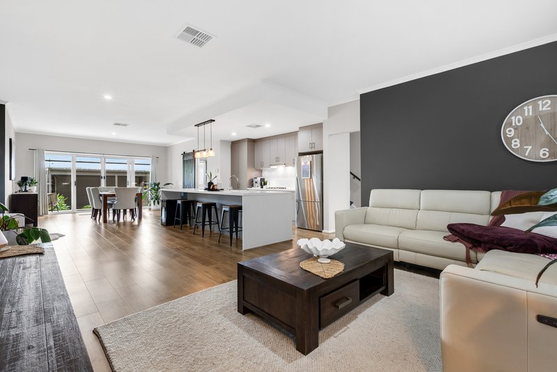 Photo - 31 Finnis Street, Blakeview SA 5114 - Image 9