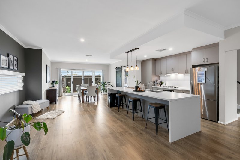 Photo - 31 Finnis Street, Blakeview SA 5114 - Image 10