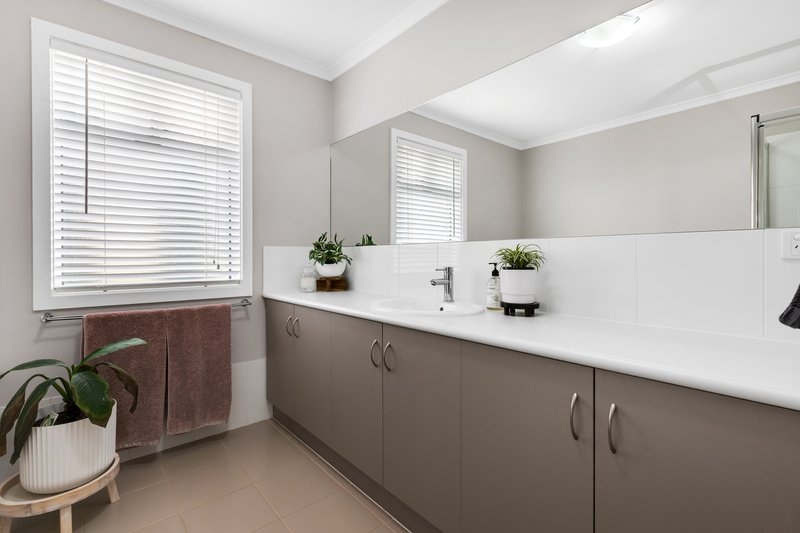 Photo - 31 Finnis Street, Blakeview SA 5114 - Image 18