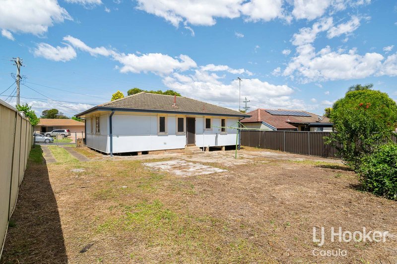 Photo - 31 Fitzpatrick Crescent, Casula NSW 2170 - Image 7