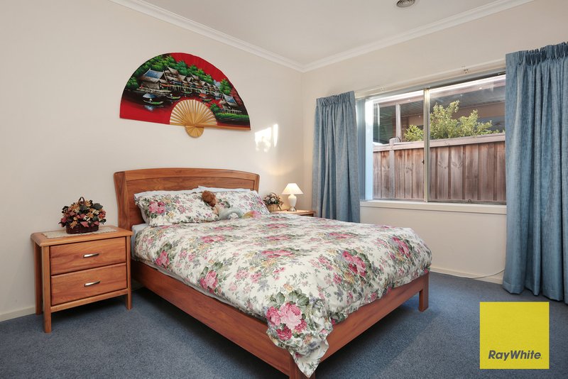 Photo - 31 Fuchsia Crescent, Point Cook VIC 3030 - Image 11