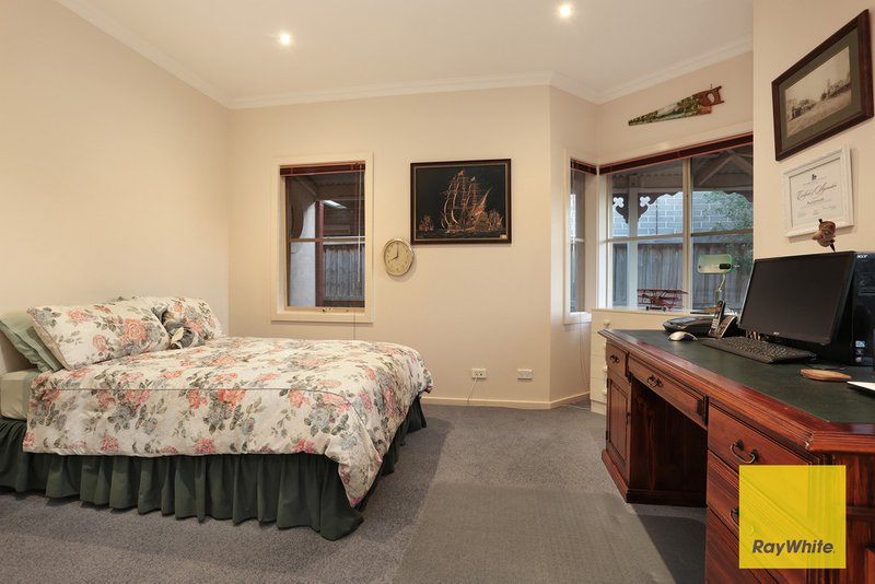 Photo - 31 Fuchsia Crescent, Point Cook VIC 3030 - Image 13