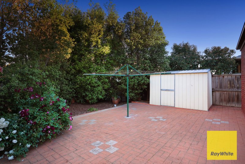 Photo - 31 Fuchsia Crescent, Point Cook VIC 3030 - Image 16