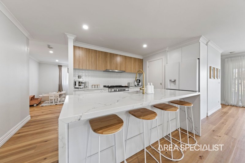 Photo - 31 Gallery Way, Pakenham VIC 3810 - Image 2
