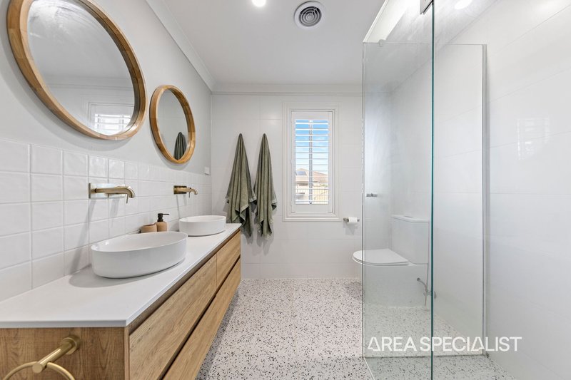 Photo - 31 Gallery Way, Pakenham VIC 3810 - Image 3