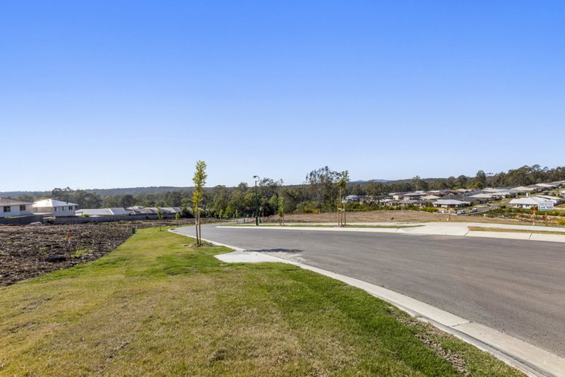 Photo - 31 Glasswing Street, Deebing Heights QLD 4306 - Image 5