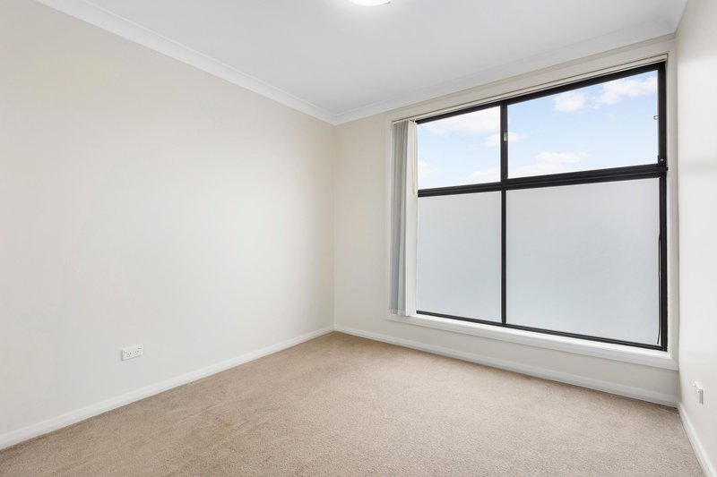 Photo - 3/1 Glenmore Ridge Drive, Glenmore Park NSW 2745 - Image 7