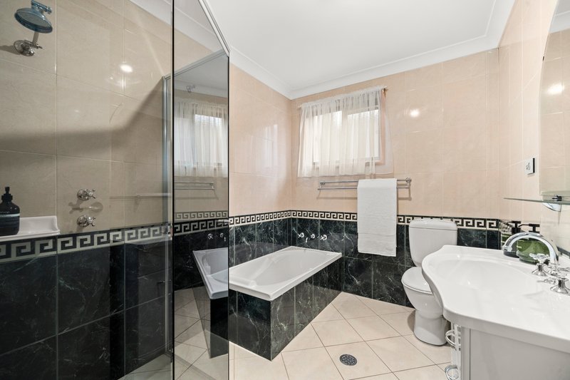 Photo - 31 Glenrowan Avenue, Kellyville NSW 2155 - Image 18