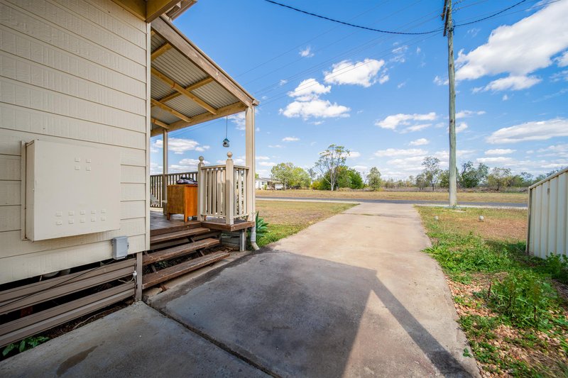 Photo - 31 Gordon Street, Capella QLD 4723 - Image 2