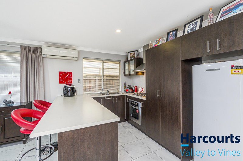 Photo - 31 Greenslade Crescent, Ellenbrook WA 6069 - Image 9