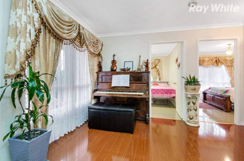 Photo - 31 Halton Road, Dandenong North VIC 3175 - Image 6