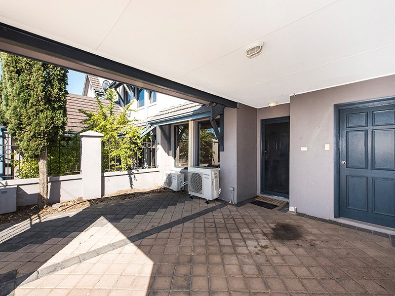 Photo - 3/1 Hammond Street, West Perth WA 6005 - Image 3
