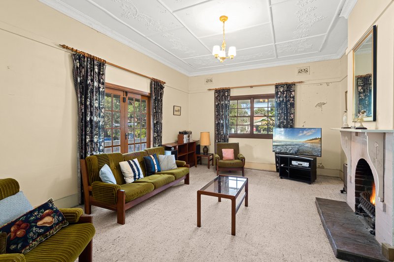 Photo - 31 Hampton Court Road, Carlton NSW 2218 - Image 2