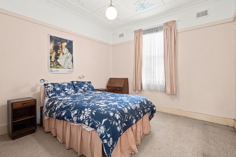 Photo - 31 Hampton Court Road, Carlton NSW 2218 - Image 5