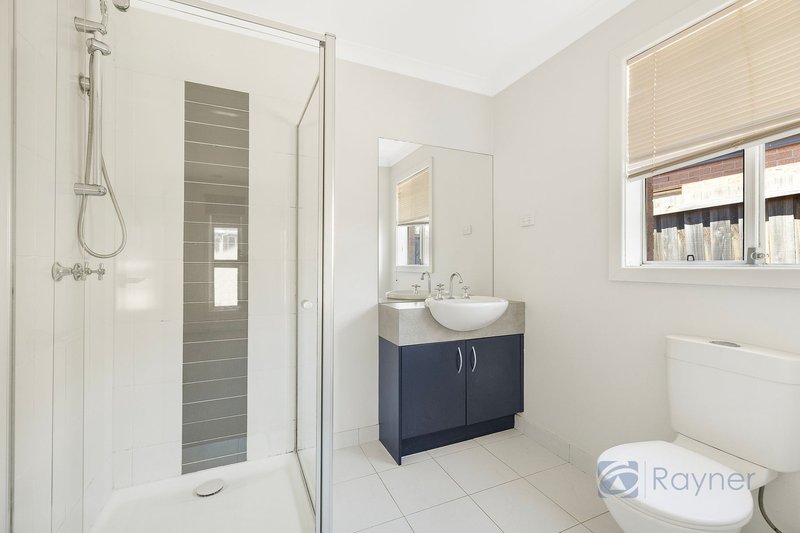 Photo - 31 Harry Vallence Drive, Maddingley VIC 3340 - Image 3