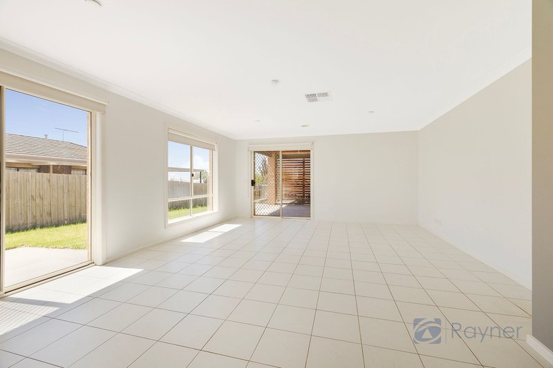 Photo - 31 Harry Vallence Drive, Maddingley VIC 3340 - Image 5