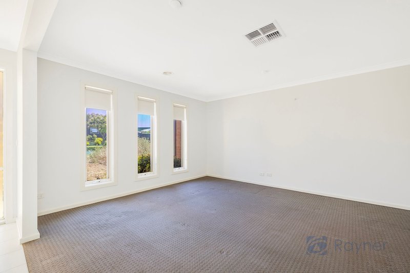 Photo - 31 Harry Vallence Drive, Maddingley VIC 3340 - Image 6