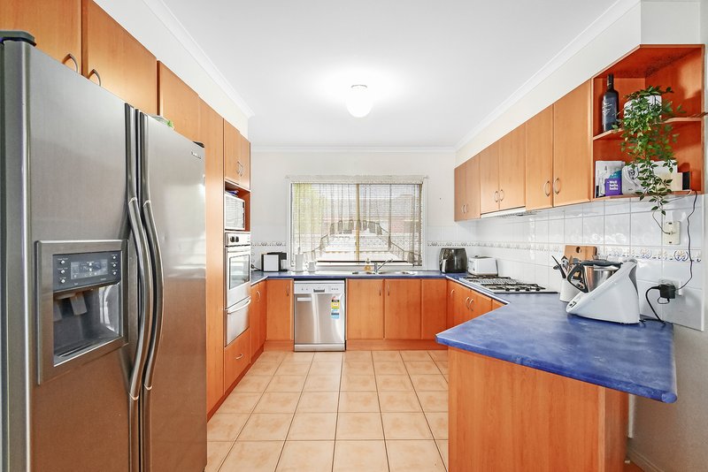 Photo - 31 Hartland Circuit, Pakenham VIC 3810 - Image 3