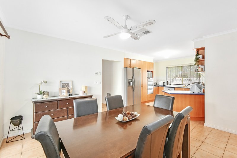 Photo - 31 Hartland Circuit, Pakenham VIC 3810 - Image 5