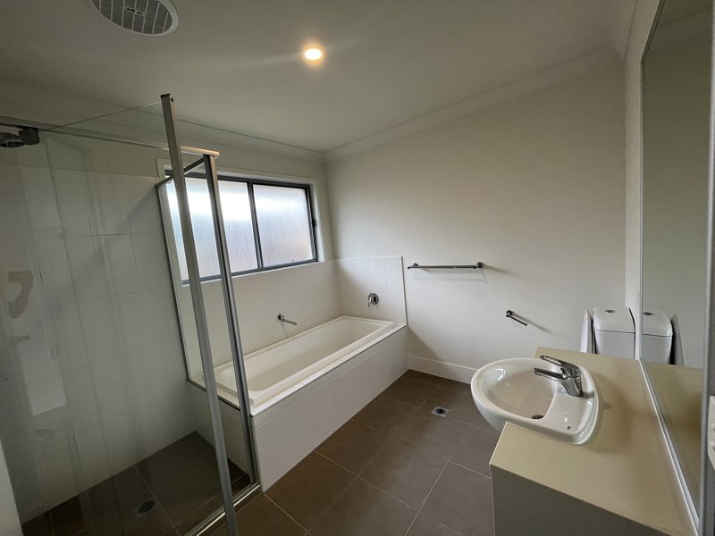 Photo - 31 Helmore Road, Jacobs Well QLD 4208 - Image 11