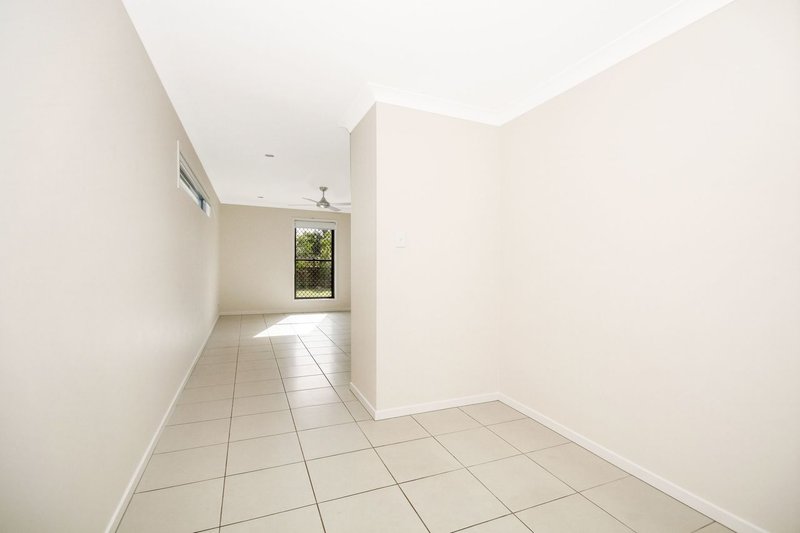 Photo - 31 Hideaway Street , Birtinya QLD 4575 - Image 5