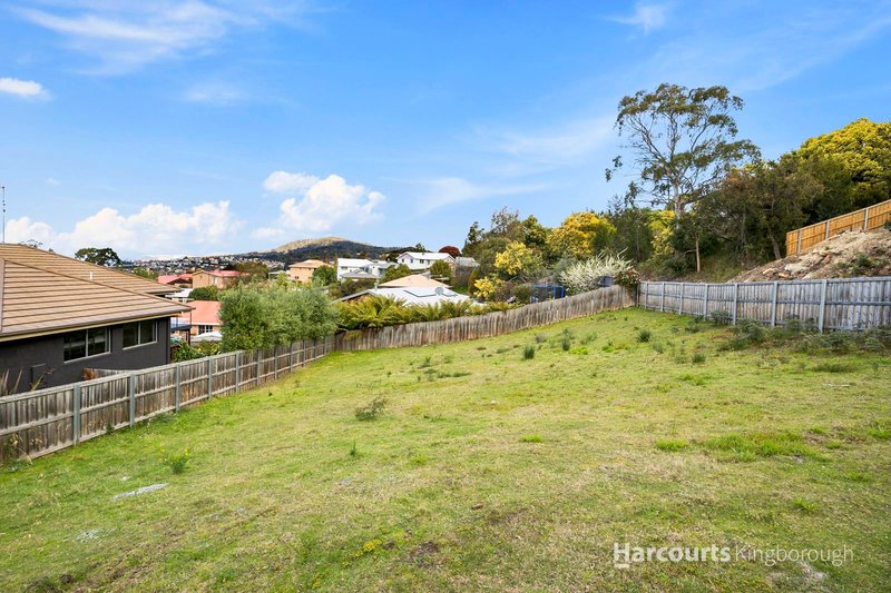 Photo - 31 Hillside Drive, Blackmans Bay TAS 7052 - Image 3