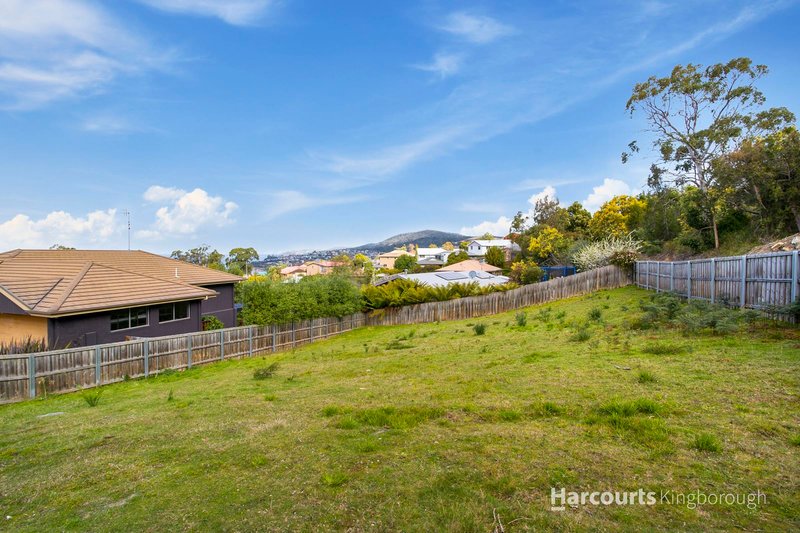 Photo - 31 Hillside Drive, Blackmans Bay TAS 7052 - Image 6