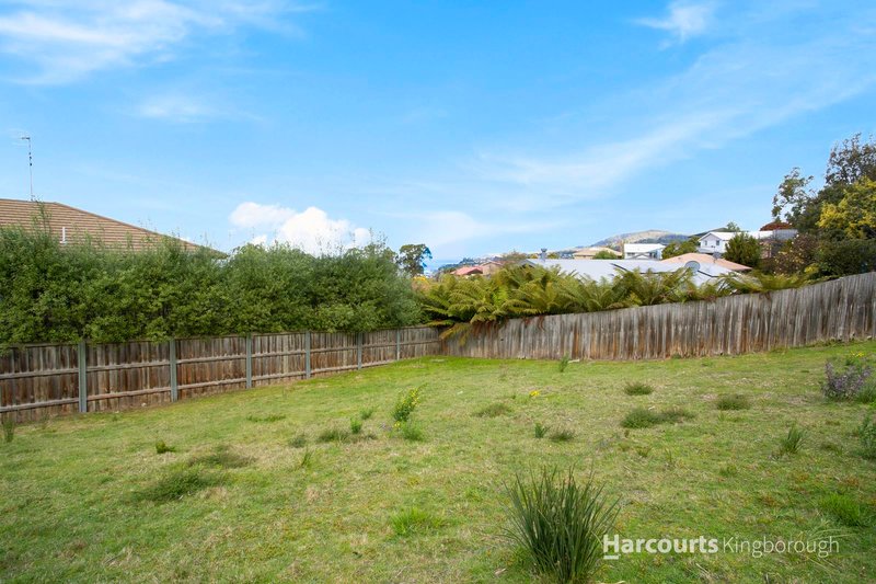 Photo - 31 Hillside Drive, Blackmans Bay TAS 7052 - Image 7