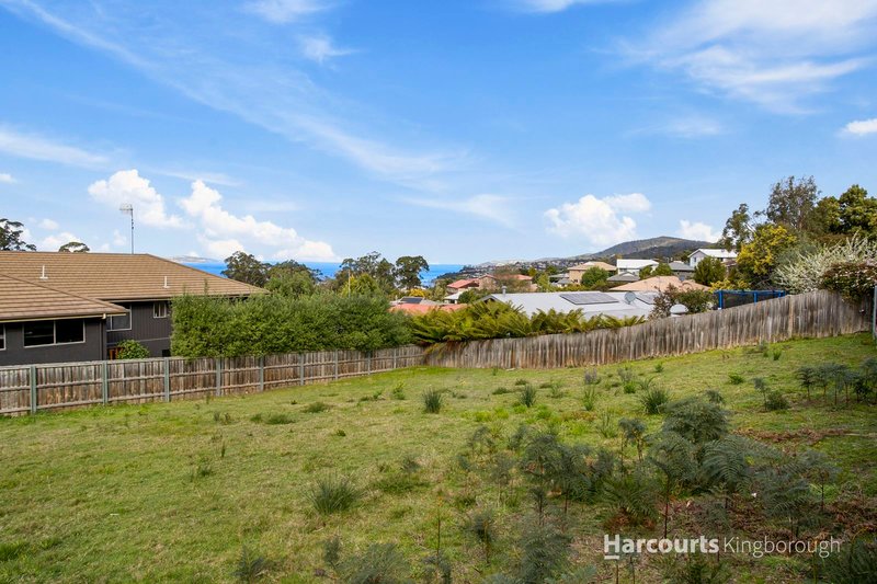 Photo - 31 Hillside Drive, Blackmans Bay TAS 7052 - Image 8