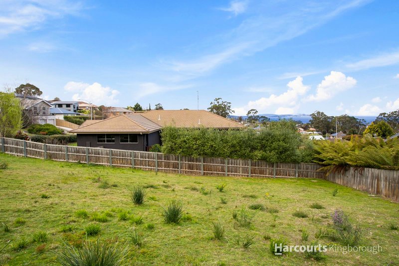 Photo - 31 Hillside Drive, Blackmans Bay TAS 7052 - Image 9