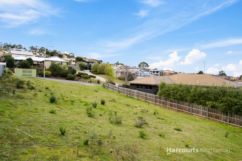 Photo - 31 Hillside Drive, Blackmans Bay TAS 7052 - Image 10