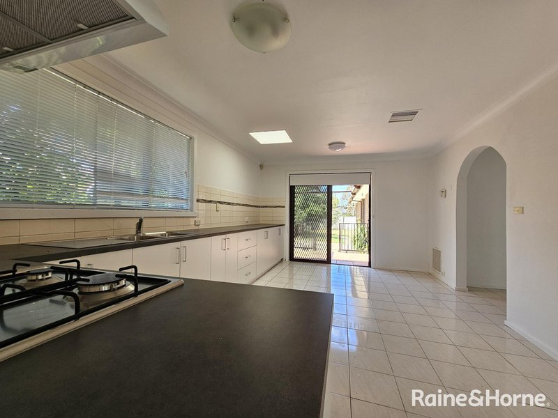 Photo - 31 Hispano Drive, Keilor Downs VIC 3038 - Image 4