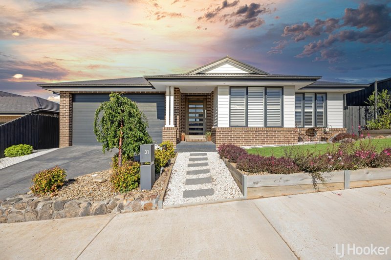 31 Hollyhoke Drive, Maddingley VIC 3340