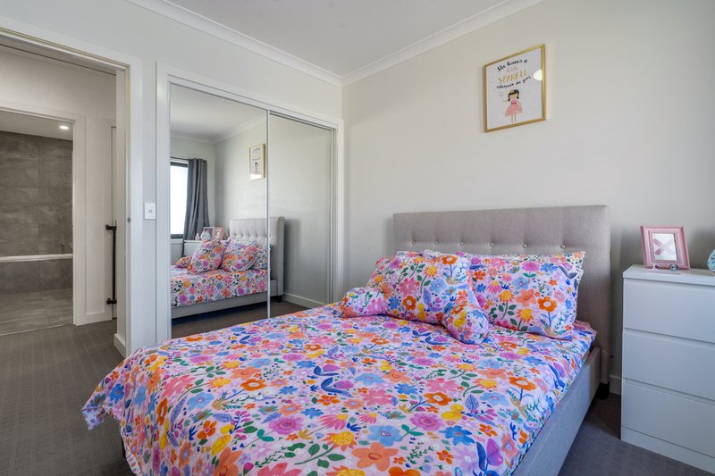 Photo - 31 Honour Street, Craigieburn VIC 3064 - Image 11