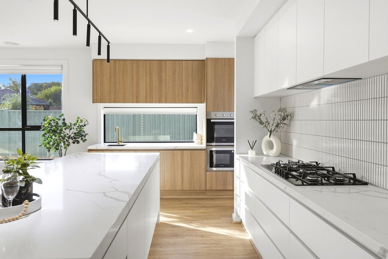 Photo - 31 Horseshoe Circuit, Bacchus Marsh VIC 3340 - Image 2