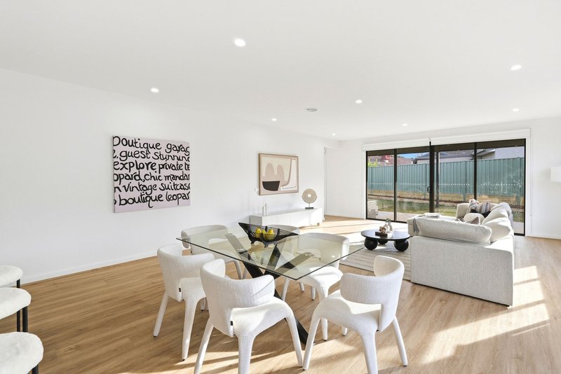 Photo - 31 Horseshoe Circuit, Bacchus Marsh VIC 3340 - Image 7
