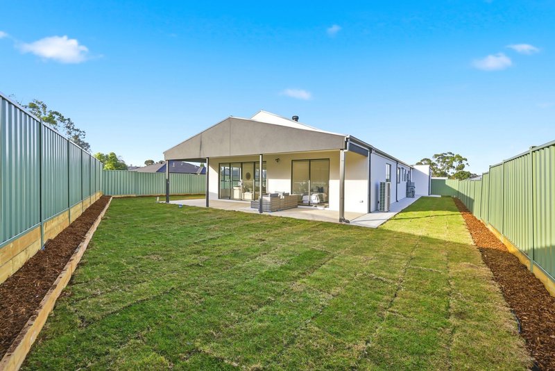Photo - 31 Horseshoe Circuit, Bacchus Marsh VIC 3340 - Image 23