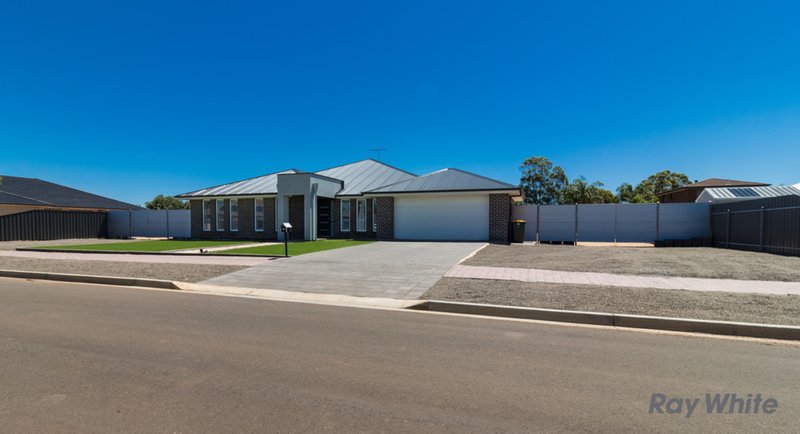 Photo - 31 Huon Road, Angle Vale SA 5117 - Image 4