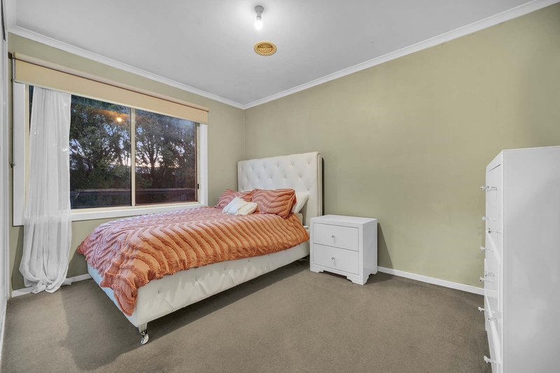 Photo - 31 Hutchinson Drive, Lynbrook VIC 3975 - Image 11