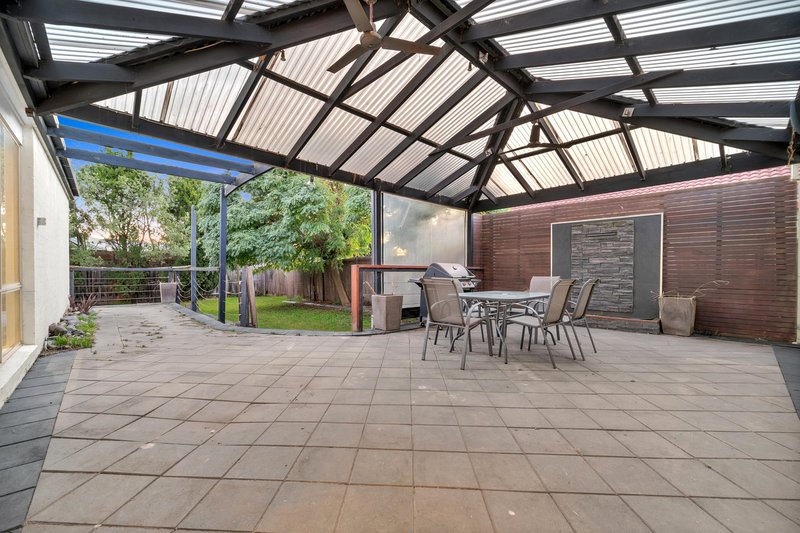 Photo - 31 Hutchinson Drive, Lynbrook VIC 3975 - Image 13