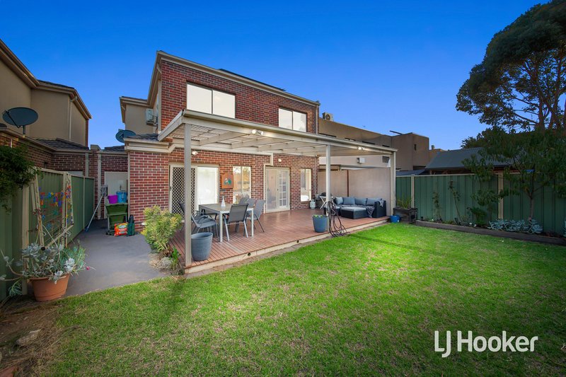 Photo - 31 Hyde Park Terrace, Point Cook VIC 3030 - Image 16