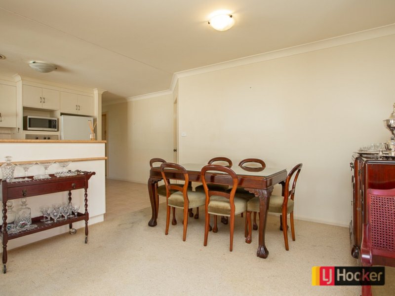 Photo - 31 Illoura Street, Hillvue NSW 2340 - Image 7